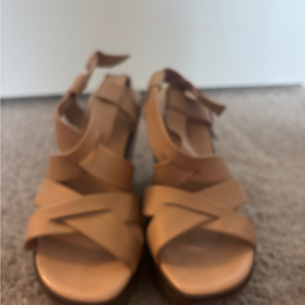 Women's Tan Sandals